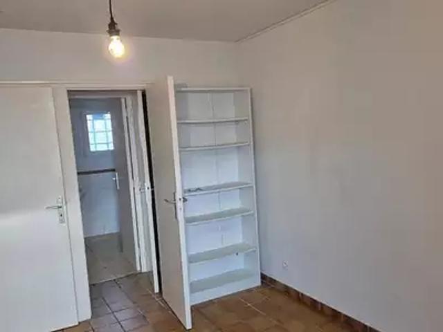 Saujon 17600 Location appartement 1 pièce t1 jardin