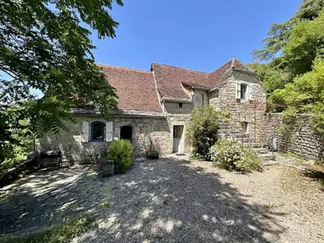 Sauliac sur Célé 46330 Achat / Vente maison 9 pièces t9 au dernier étage piscine
