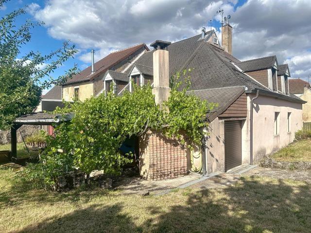 Saulieu: Grande maison sur deux niveaux, au calme 205m² Saulieu