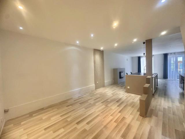 Saulieu: Immeuble Mixte, Local Commercial et Habitation 170m² Saulieu