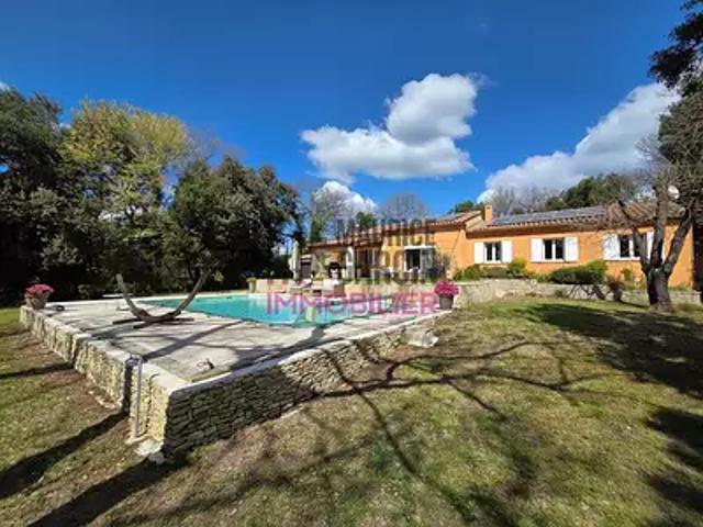 Saumane de Vaucluse 84800 Achat / Vente maison 7 pièces t7 piscine