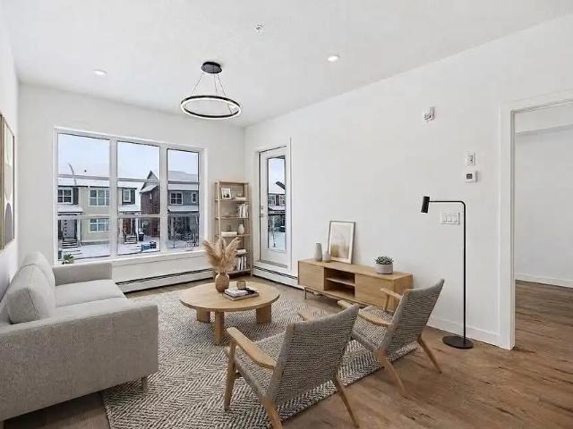 Savanna II Luxury Living: 3 Bed Condo by TRUMAN with Parking & Stylish Finishes
