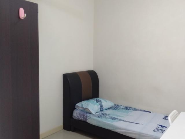 Savanna / Savana 1 near LRT IMU TPM APU ASTRO Bukit Jalil Single Room fully furnished Golf course view form living hall