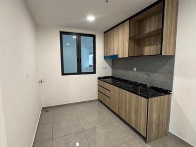 Savana Utropolis 2room Partialy Furnished For Rent