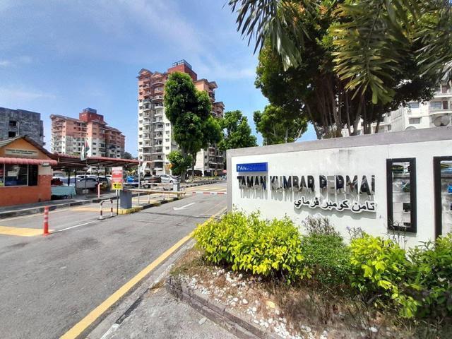 SAVE UP 133K Taman Kumbar Permai 1076sf Low Floor Near Airport
