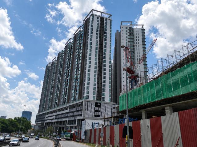 SAVE UP 49K Central Residence 883 sf Sungai Besi