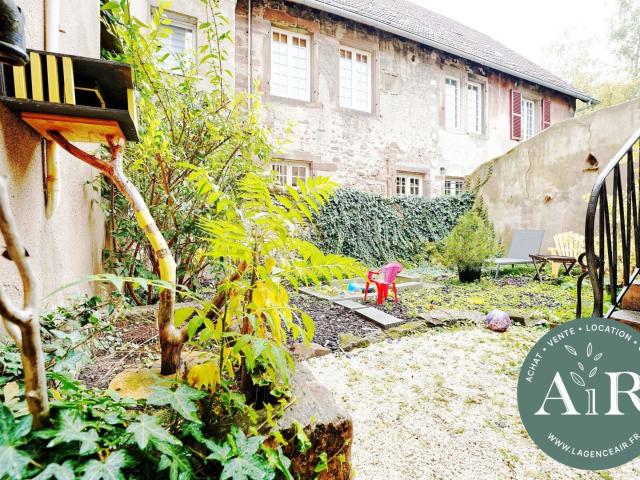 Saverne, centre ville maison, jardinet et local professionnel lo
