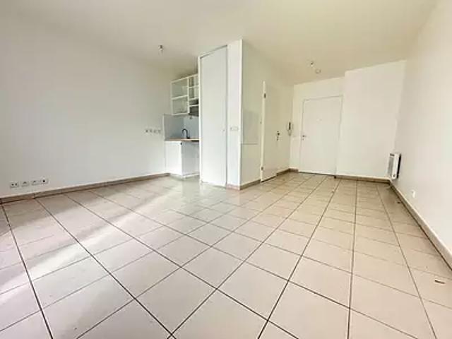 Savigny le Temple 77176 Location appartement 1 pièce t1 parking