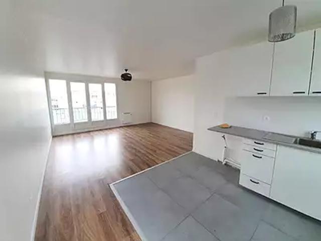 Savigny sur Orge 91600 Location appartement 1 pièce t1 au dernier étage terrasse