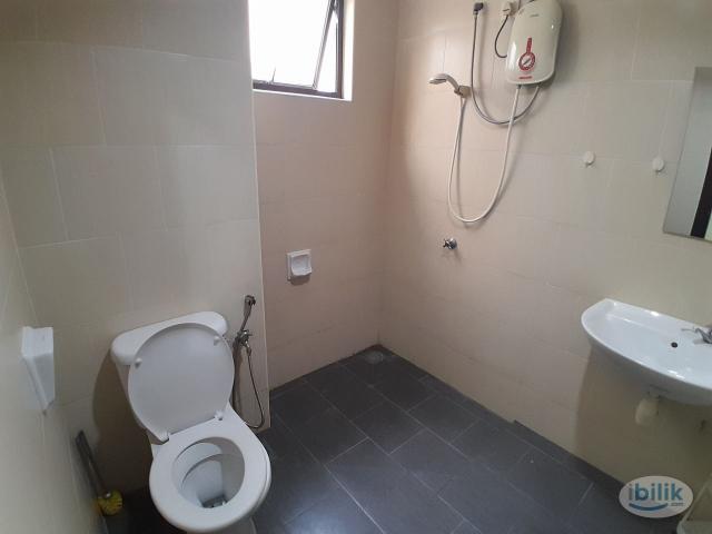 [Saville Old Klang Road] Near Mid Valley Master Room with Private Toilet Rent