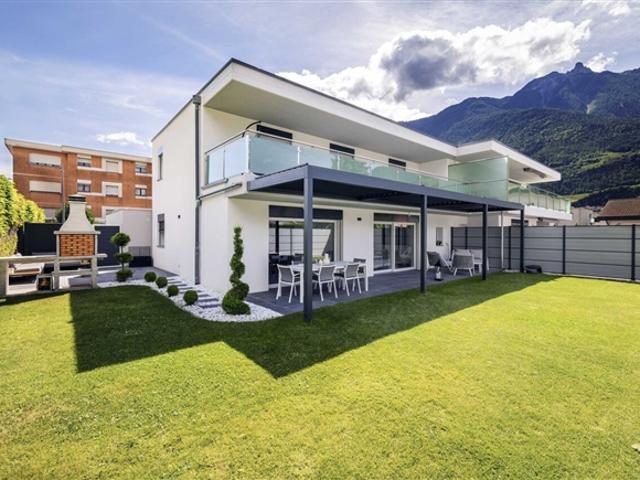 Saxon – Wunderschöne zeitgenössische 5.5 Zimmer Villa