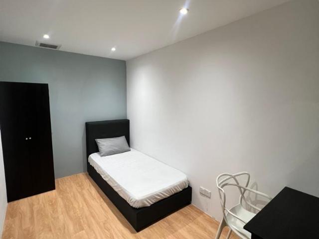 Say No More Deposit ‼️ Can Stay With Your Bestie Affordable Room At Q Inn, Bandar Sunway