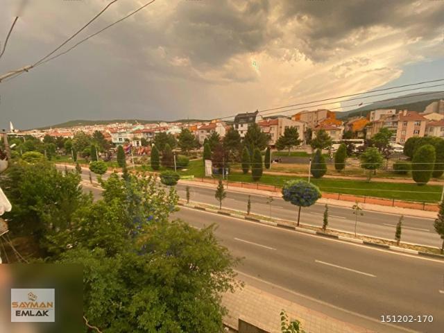 SAYMAN'DAN CUMHURİYET MAHALLESİNDE ARAKAT 2+1 SATILIK DAİRE