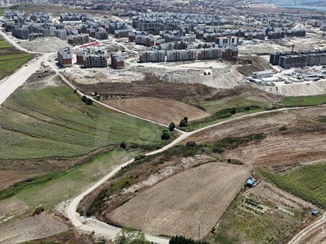 SAZLIBOZNA DA 336 METREKARE YENİ YAPILAN TOKİ YANINDA SATILIK
