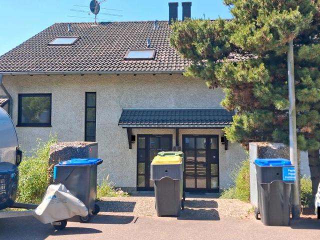 SB, 4 Familien Haus, 400qm Wfl gute Lage, 2 Whn frei, von Priv