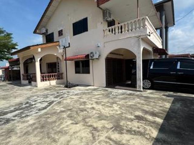 Sg Abong Semi D corner for rent near hospital muar