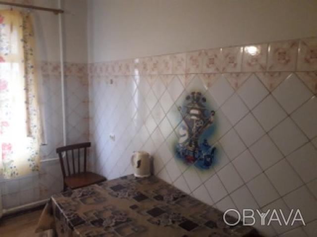 Сдам 3к.кв Остров без мебели и т ки есть кухня. Бойлер залог 1500