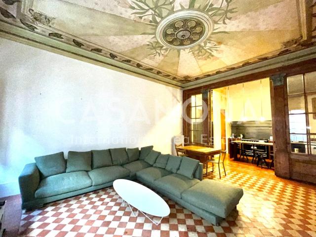 Se trata de un apartamento histórico tradicional con caracte. 255m² Barcelona