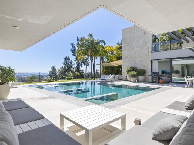 Se trata de una villa contemporánea de nueva construcción si. 407m² Benahavís