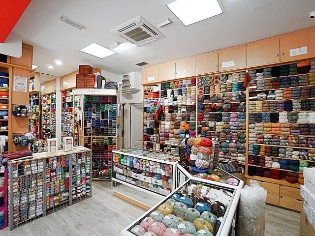 Se traspasa Tienda de Labores y Mercería en zona Triana