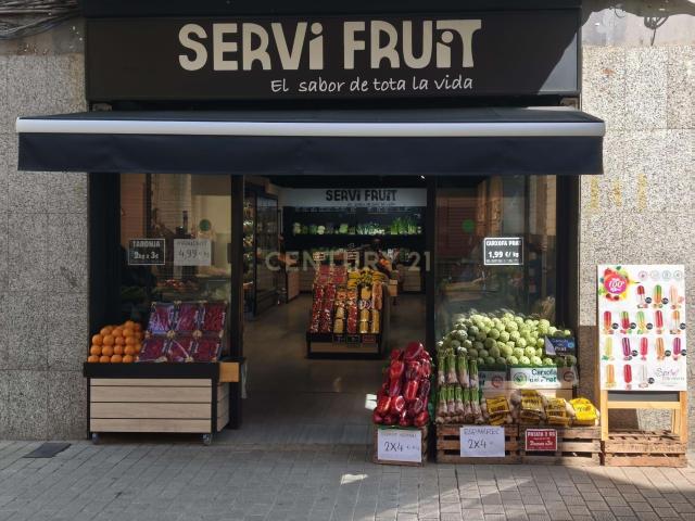 Se traspasa amplio local comercial en el centro de Vilanova i la Geltrú