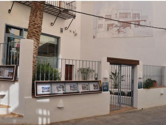 Se traspasa Inmobiliaria en Moraira en pleno funcionamiento