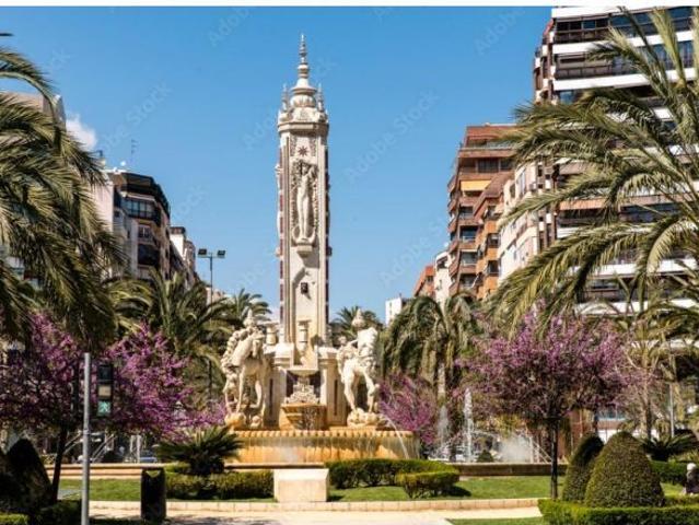 Se traspasa local con salida de humos cerca Plaza Luceros