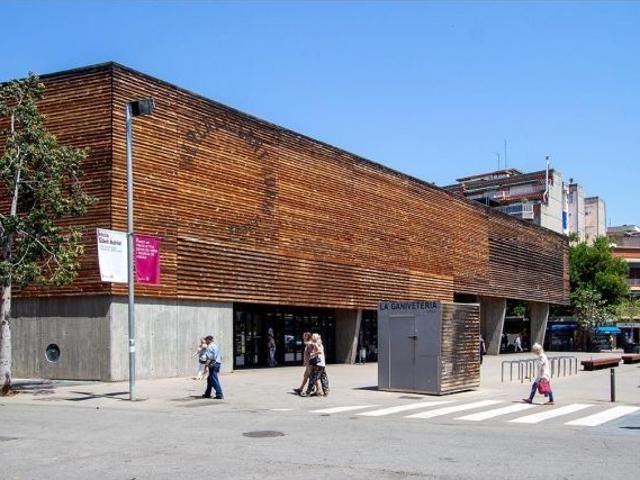 SE TRASPASA PARADA MERCADO SANT ADRIA DEL BESOS