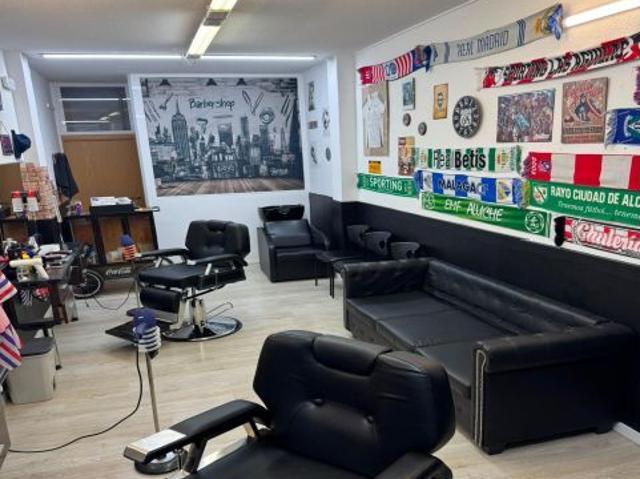 ¡ Se traspasa peluqueria en pleno funcionamiento en Parque Europa, Madrid Ideal para Tu Negocio
