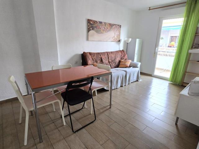 SE VENDE 4 PLANTA SIN ASCENSOR CERCA DE PLAZA DE TOROS!