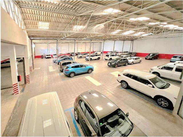 SE VENDE 70 PLAZAS DE GARAJES CON ALMACEN Y LOCAL COMERCIAL