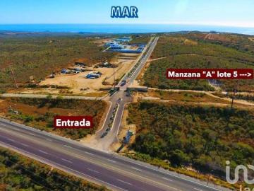 Se vende terreno a orillas de la carretera en Cabo San Lucas
