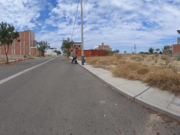 SE VENDE TERRENO A PRECIO DE OCASION EN URB. BOULEVARD PARK PLAZA