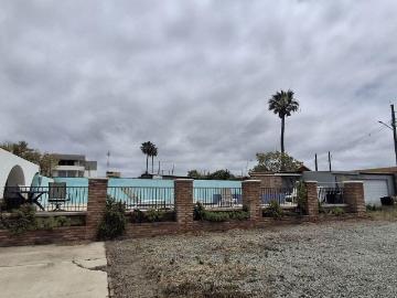 Se vende terreno comercial de 1600 m? a una cuadra del Hotel Rosarito Beach