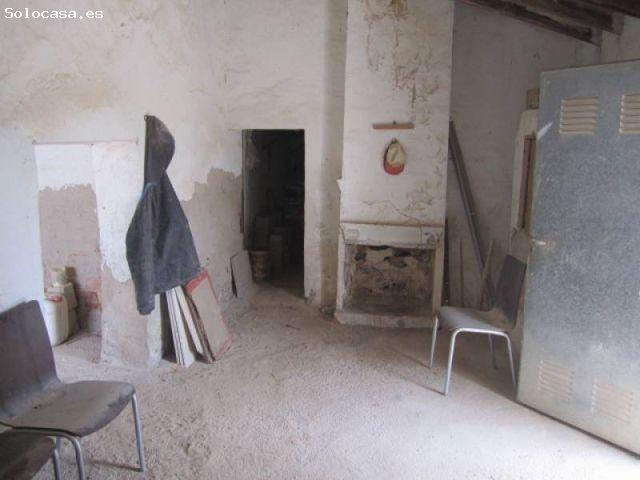 SE VENDE TERRENO CON CASA