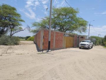 Se Vende Terreno De 1219 M2 En La Mariposa Encerrado De Material Noble Fbardales