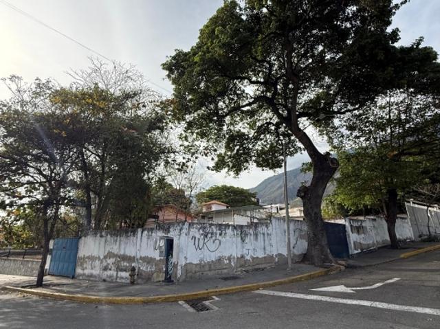 SE VENDE TERRENO EN ALTAMIRA PARTE ALTA