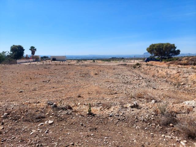 Se vende terreno en Crevillent Club de tenis