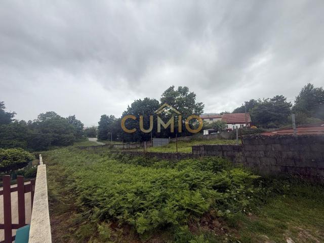Se vende terreno en excelente ubicación, ideal para promoción de cuatro parcelas con licencia