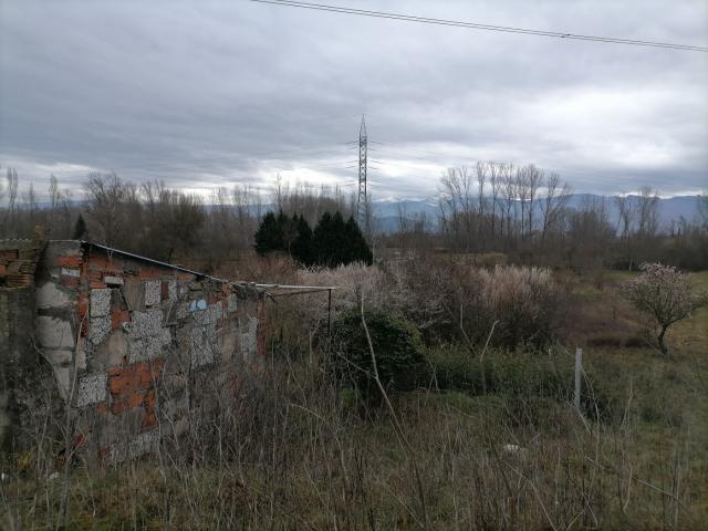 SE VENDE TERRENO RUSTICO CON POZO Y EDIFICACION EN FUENTESNUEVAS