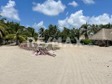 SE VENDE TERRENO SOBRE PLAYA, A UNOS METROS DE BARRA VIEJA, ACAPULCO 4