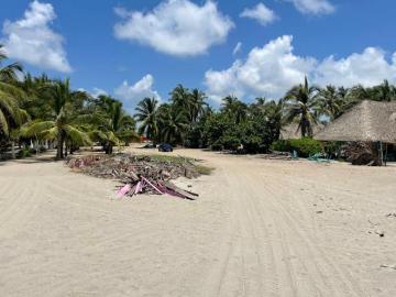 SE VENDE TERRENO SOBRE PLAYA, A UNOS METROS DE BARRA VIEJA, ACAPULCO 4