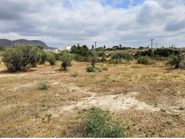 SE VENDE TERRENO URBANO CON VIVIENDA EN EL REBOLLEDO ALICANTE