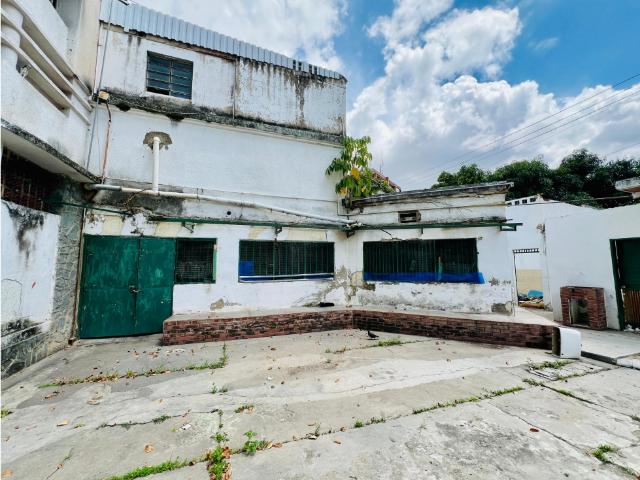 Se vende terreno 2017m² Alta Florida