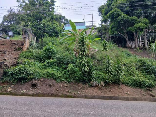SE VENDE TERRENO
