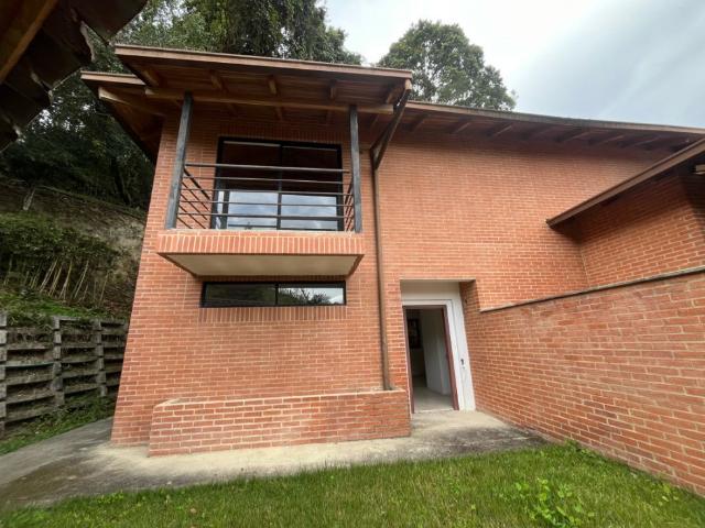 Venta TH Oripoto 390m2