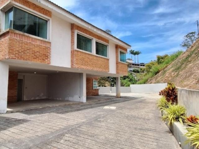 Se Vende Town House en El Retiro Conjunto Residencial La Estancia