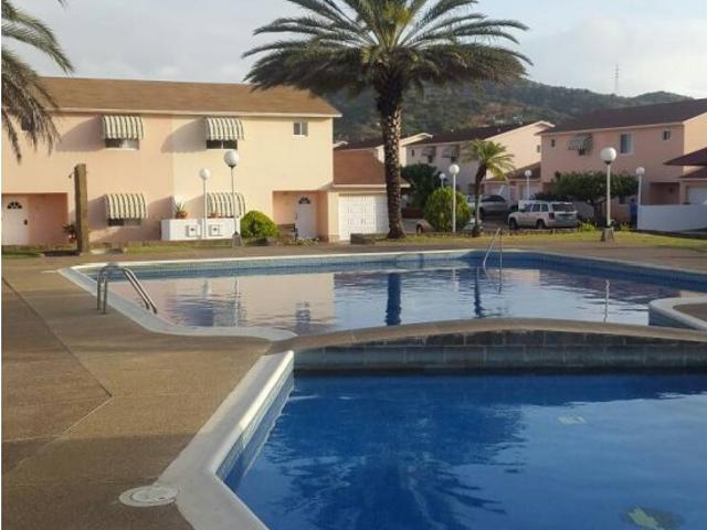 SE VENDE TOWN HOUSE EN PORLAMAR VE02 040MG MTRU