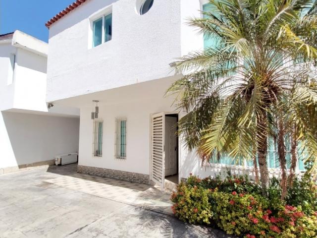 Se Vende Townhouse 120m2 3h/3b/4p Paso Real Charallave 5343