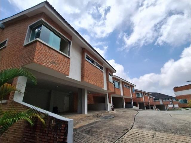 Se Vende Townhouse Urb La Estancia El Retiro San Antonio De Los Altos